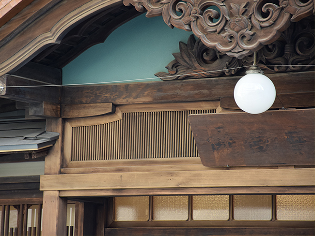 Ranma (transom) and funahijiki (boat bracket arm)